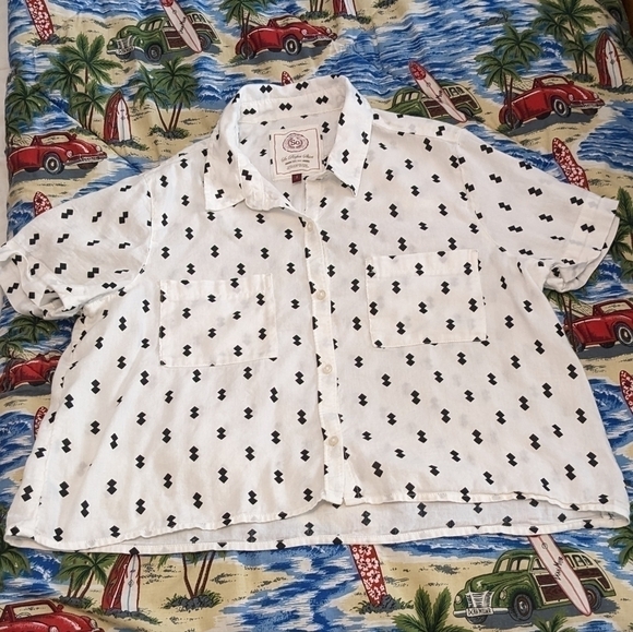 SO Perfect shirt button up top size Large - Picture 1 of 6